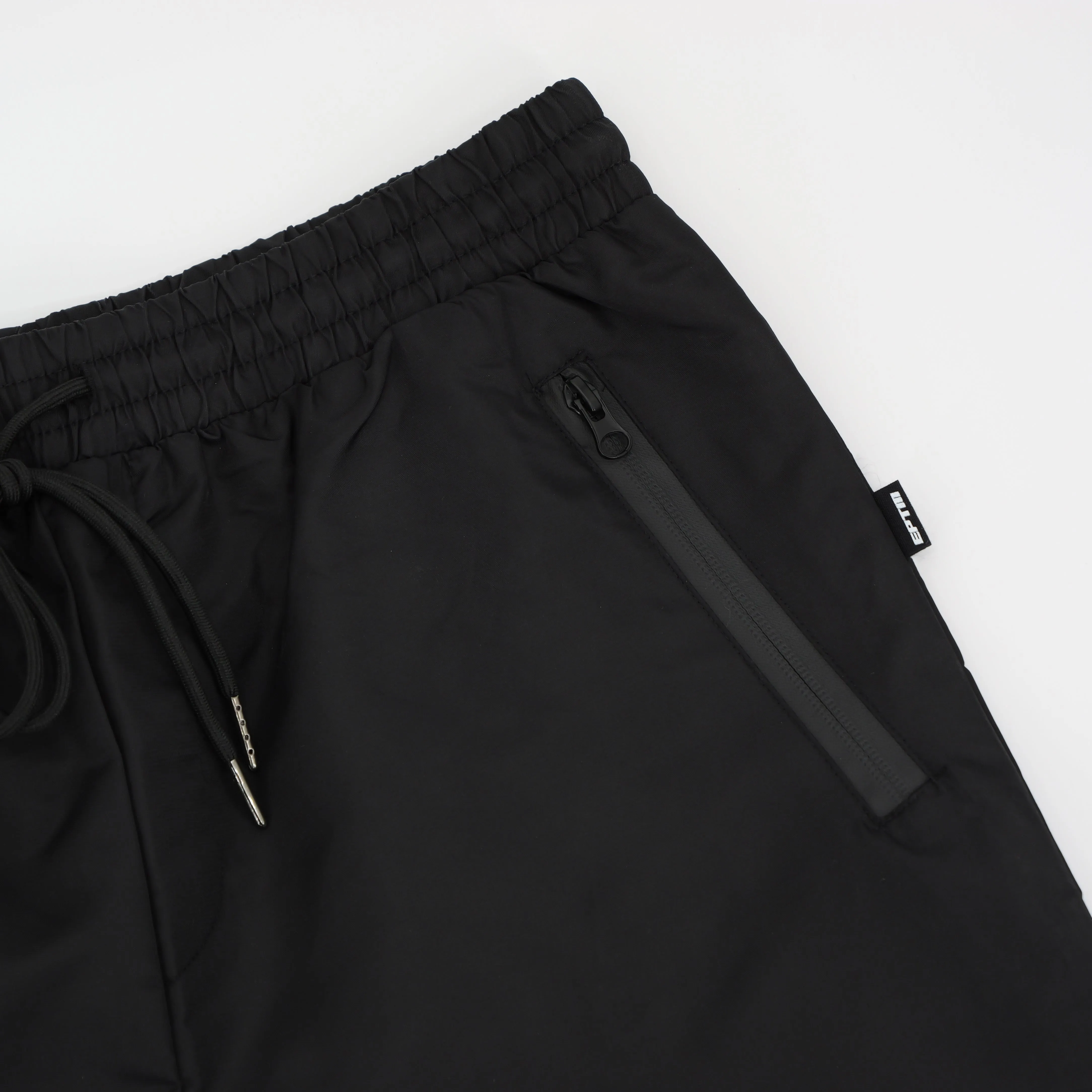 RUNNER SHORTS BLACK